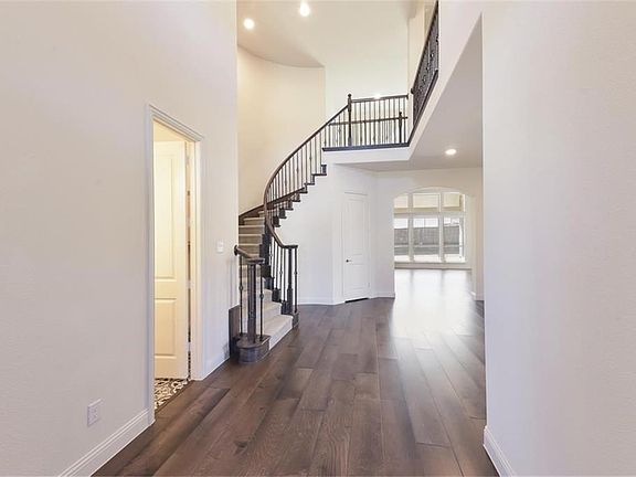 3rd image of 4113 Las Colina Dr