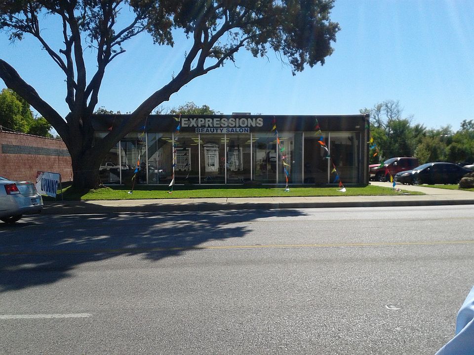 1st image of 800 E Abram St