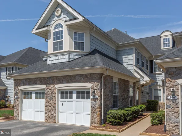13962 Greendale Dr, Woodbridge, VA 22191
