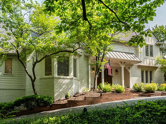2nd image of 410 Somerset Dr W