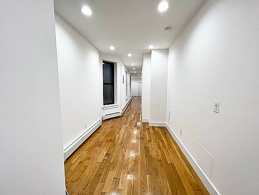 4th image of 309 W 121st St APT 3B