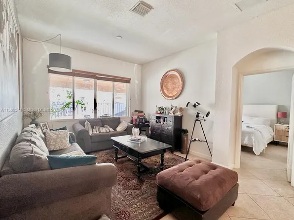 935 SW 155th Ct, Miami, FL 33194