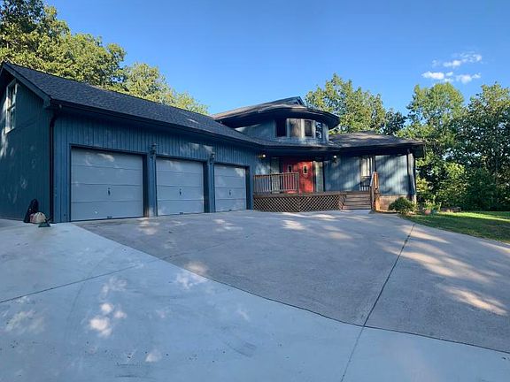 3rd image of 548 Pine Hill Dr SW