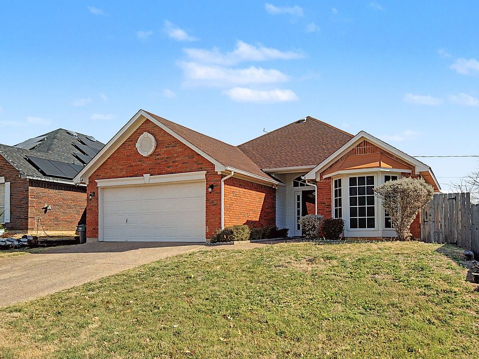 1st image of 645 Cross Ridge Cir N