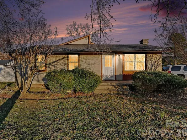 402 Shinnville Rd, Mooresville, NC 28115