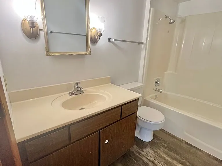 3505 S Hawthorne Ave — Photo 30