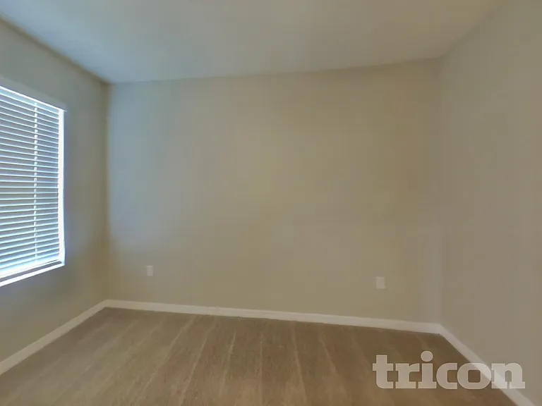 433 Noble Ave — Photo 11