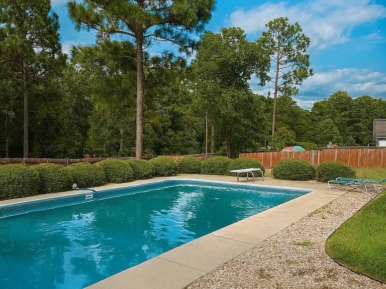 160 Kimbrough Dr — Photo 2