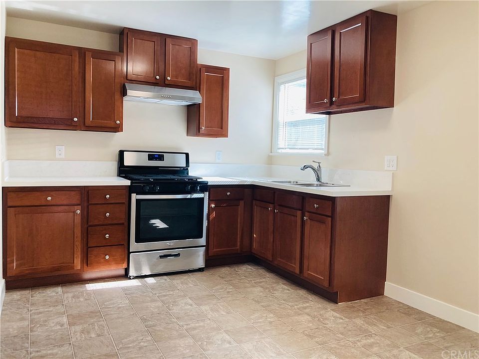 1st image of 10782 Stanford Ave