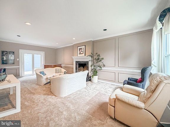 5th image of 29 Addington Dr