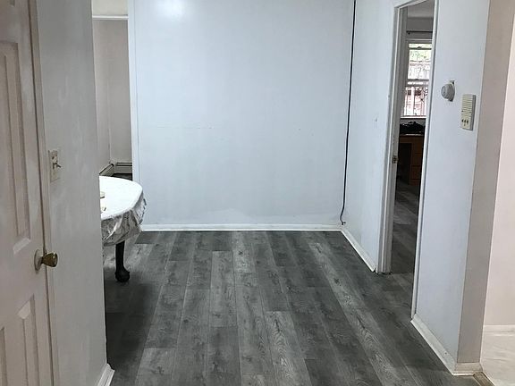 5th image of 11037 15th Ave #1