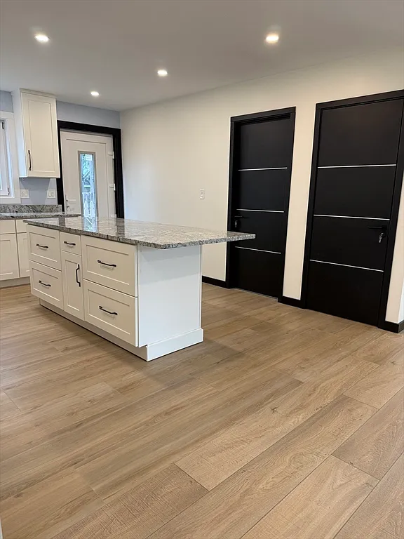 3 bed, 3.0 bath, 1730 sqft, $3,600 — Photo 2