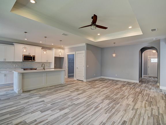 4th image of 620 Pinetree Dr