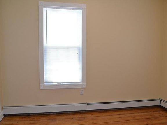 4th image of 277 N Brow St Unit 8