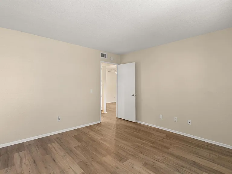 Parkview Palms Apartments- Riverside, CA — Photo 27