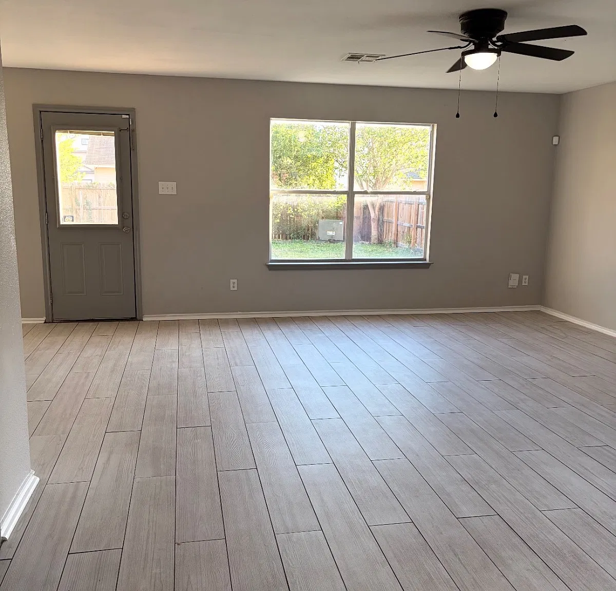 4 bed, 2101 sqft, $2,000 — Photo 2