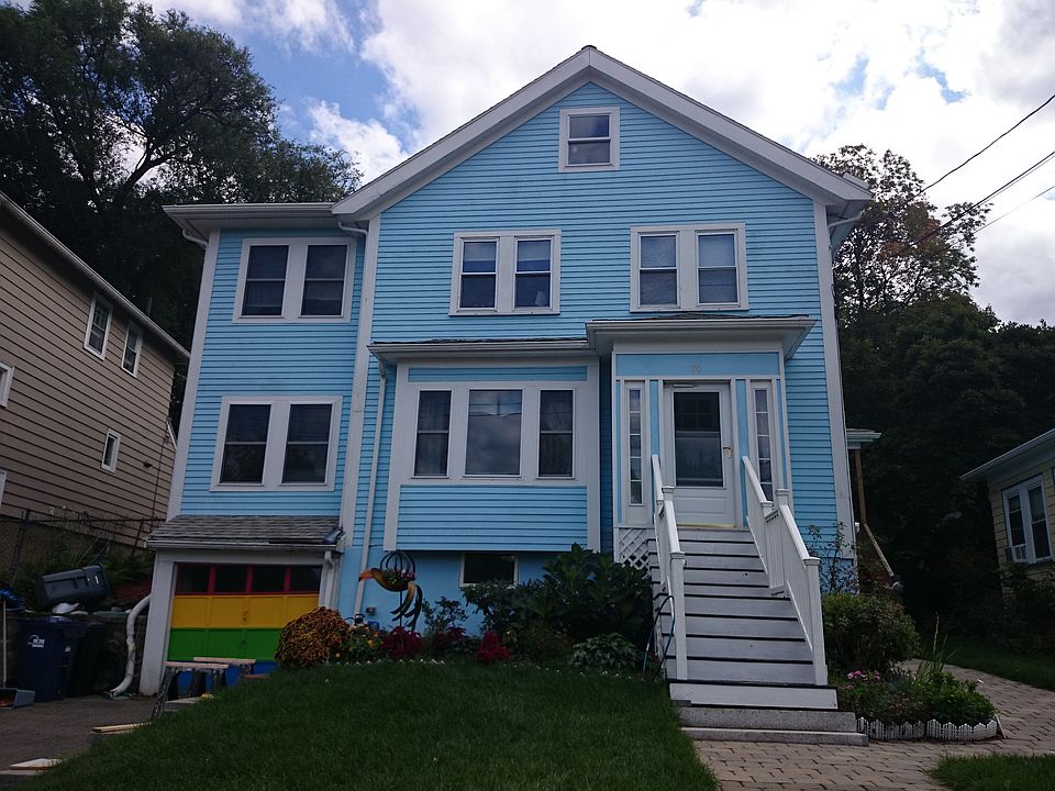 2nd image of 80 Lake Shore Rd