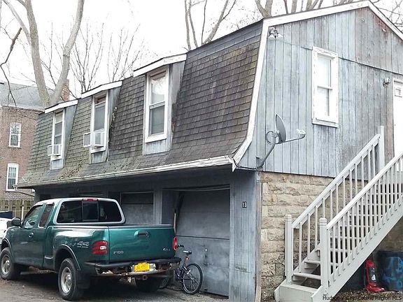 4th image of 9 E Parmenter St