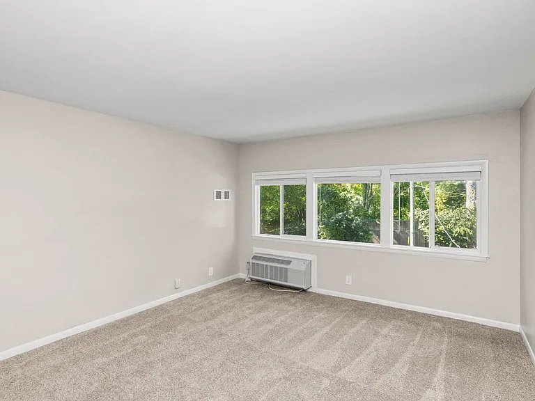 Belmont Place — Photo 39