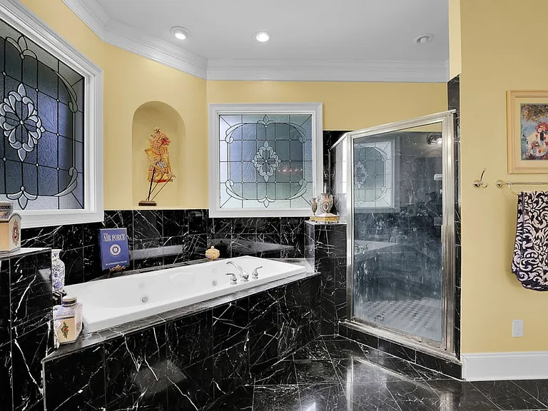 8225 Seven Oaks Dr S — Photo 20