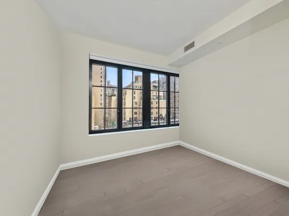 959 First Avenue image 12 of 20