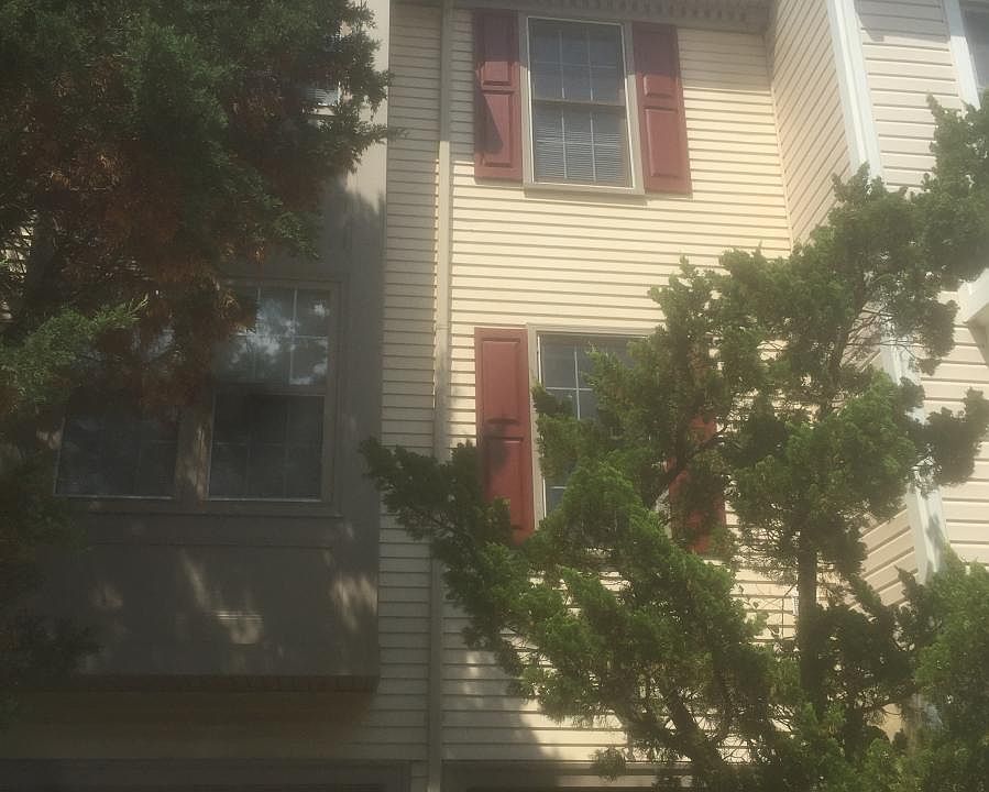 Front of the 3-story townhome