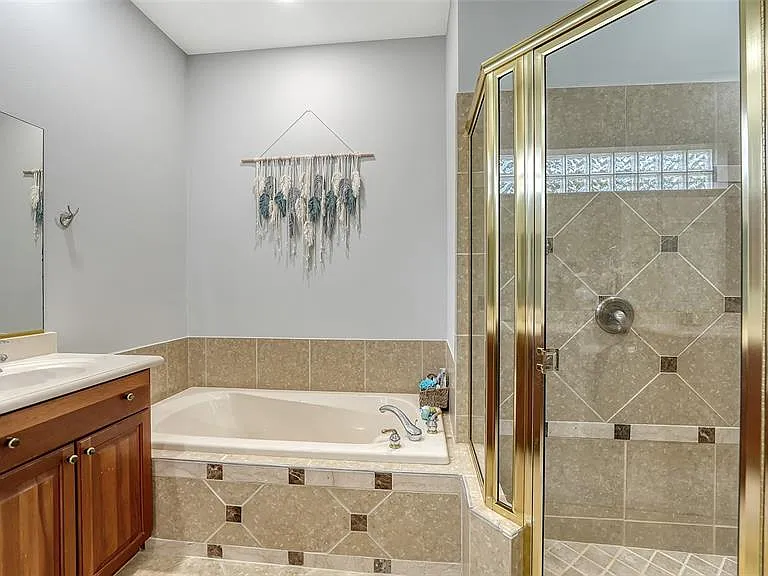 9000 Willow Brook Dr — Photo 15