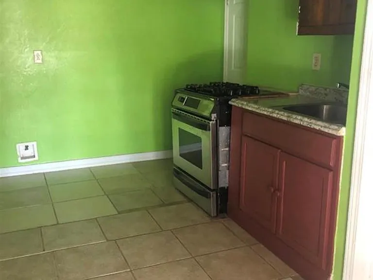 9314 Valley Stream St — Photo 7
