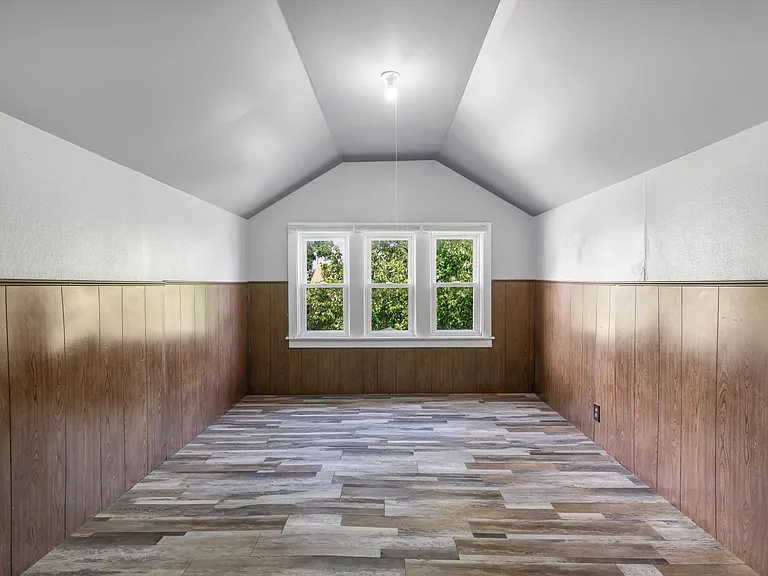 1223 Gruner Pl — Photo 42