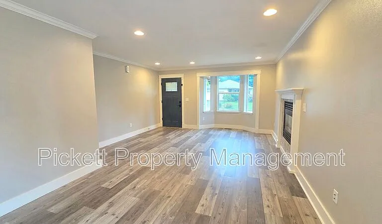 133 NE Gilmax Ln — Photo 6