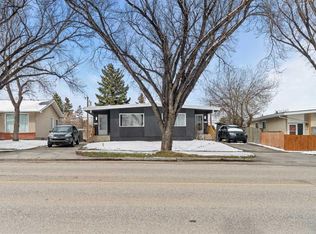 710 & 712 S 72nd Ave NW, Calgary, AB T2K0P2