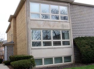 3350 W Columbia Ave #2, Lincolnwood, IL 60712
