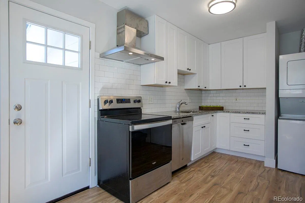 2 bed, 950 sqft, $1,895 — Photo 4