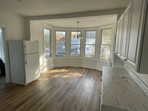 4th image of 219 Main St Floor 2