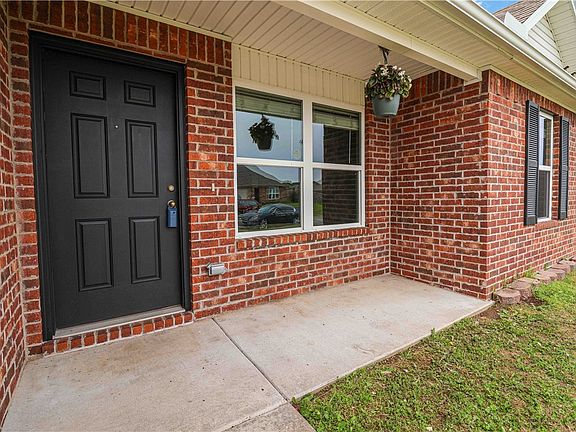 4th image of 1381 General Fagan Dr