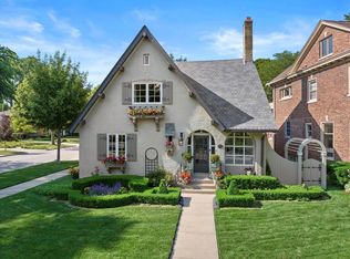 2600 E Olive St, Shorewood, WI 53211