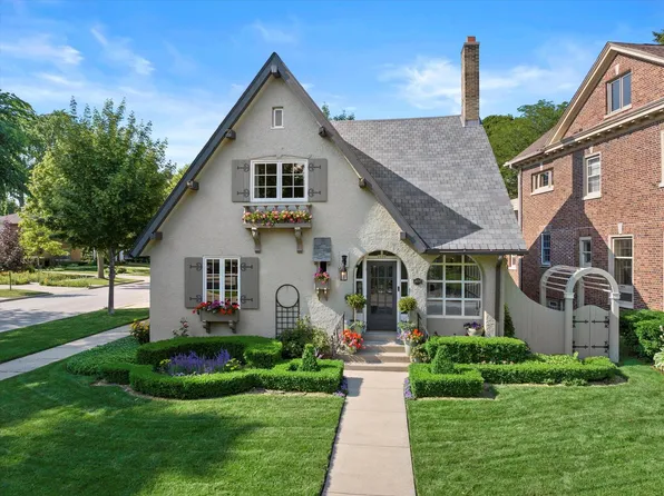 2600 East Olive STREET, Shorewood, WI 53211