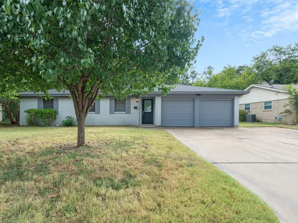 125 NW Jill Ann Dr, Burleson, TX 76028