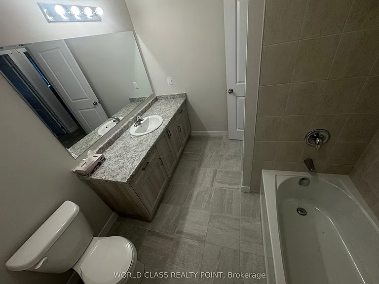 160 Stanley St #3 — Photo 13