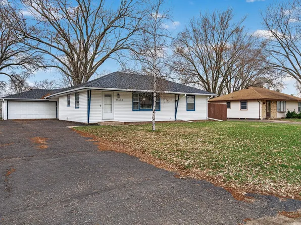 11648 Ilex St NW, Coon Rapids, MN 55448
