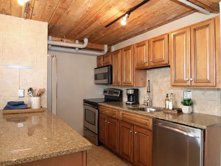 68 Thermos Ave #207 — Photo 4