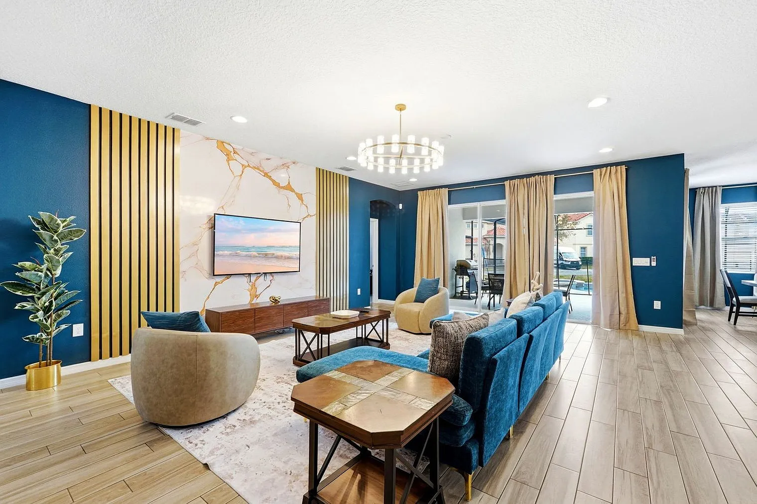 13 bed, 10.0 bath, 5446 sqft, $8,505 — Photo 2