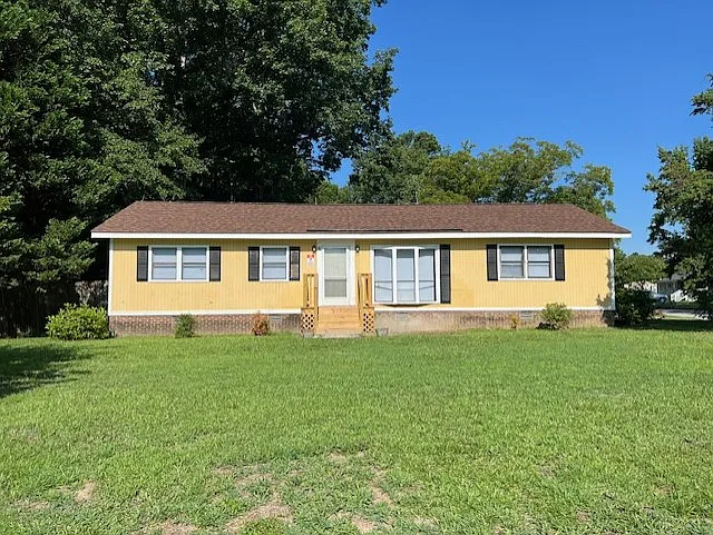 4902 Hunting Ridge Rd NW — Photo 1