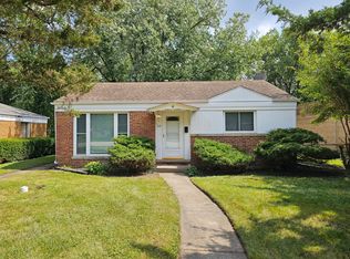 717 E Hawley St, Mundelein, IL 60060