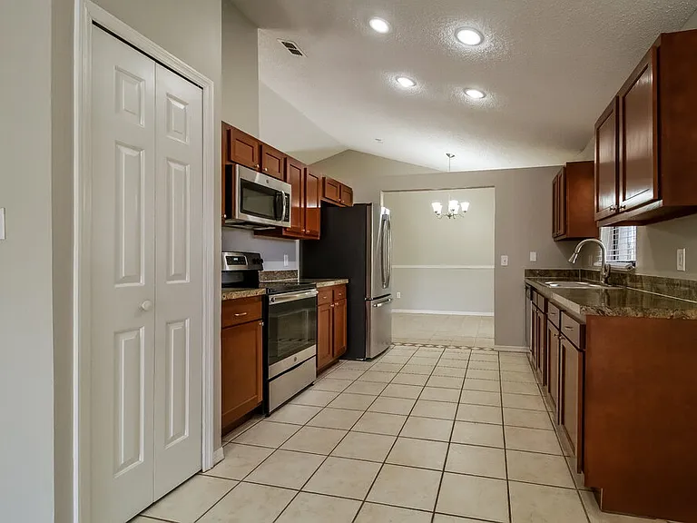 9619 Bandelier Dr — Photo 9