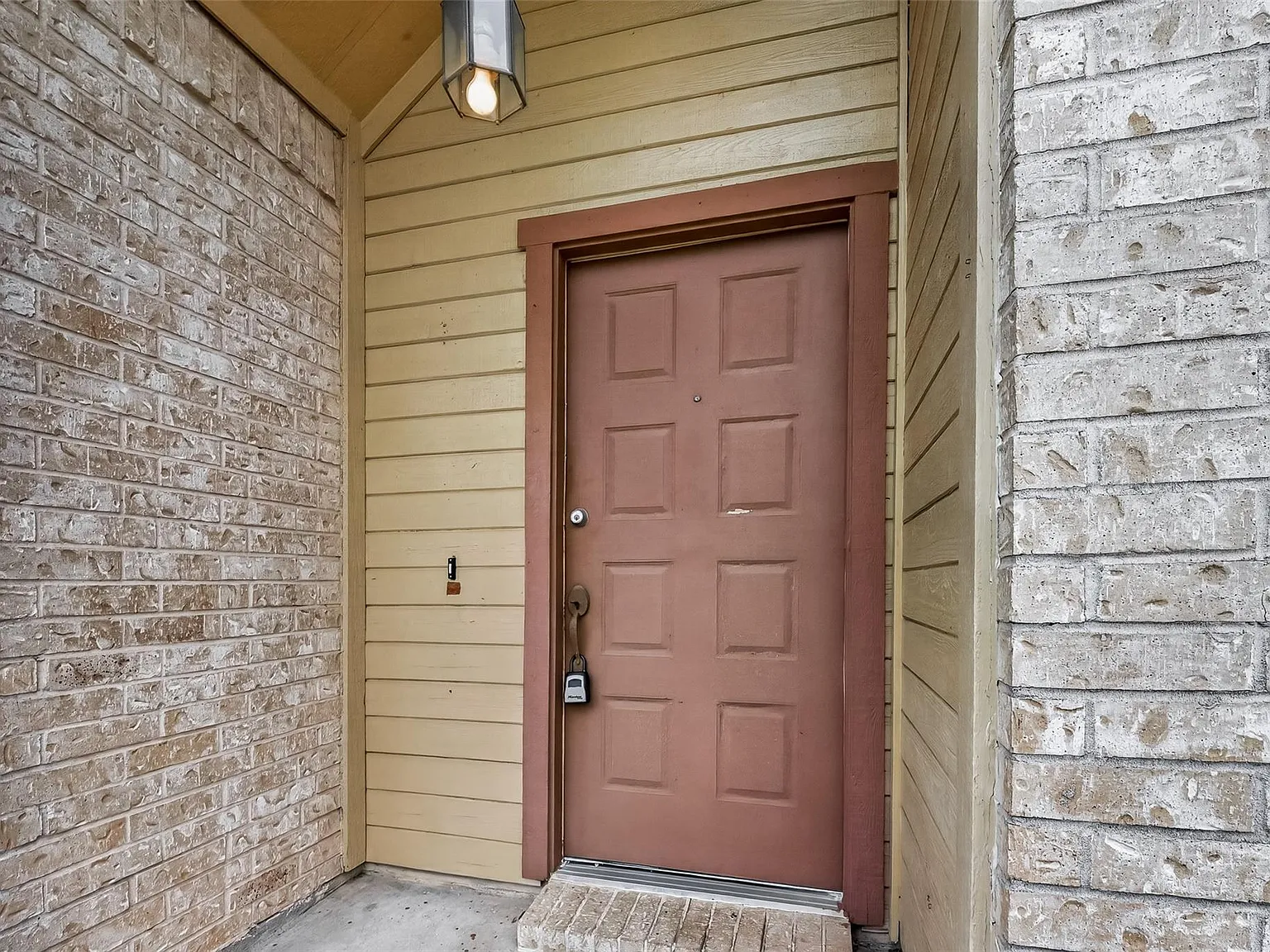 3 bed, 2.0 bath, 1628 sqft, $2,100 — Photo 4
