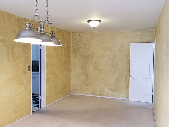 5th image of 17407 Gilmore St