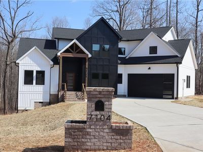 7104 Faucette Farms Dr, Browns Summit, NC, 27214