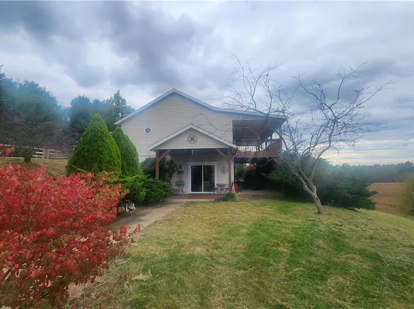 8000 Hawk Rd, Newcomerstown, OH 43832