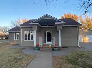 1000 S Madison St, Hugoton, KS 67951